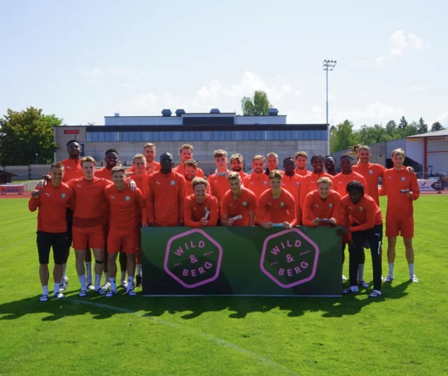Ylpeänä FF Jaron sponsorina - matka Veikkausliigaan on totta!🔥⚽️Eteenpäin yhdessä - kohti uusia voittoja! 
.......

Stolta sponsorer till FF Jaro som tagit sig till finska ligan!🔥⚽️Framåt tillsammans - mot nya segrar!

#wildandberg #FFjaro
